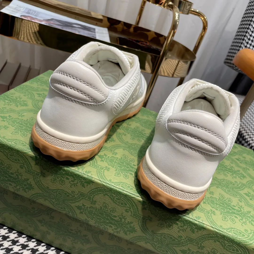 Factory direct sales p520🐘🐘Women's shoes Women's Gucci Gucci new dirty shoes MAC80 series ✅ Fully imported security thread, not ordinary fluorescent thread ## Retro old money style tone, full of old money retro feeling ❗️ ss23 is really fresh and can't be fresh ~ the foot feel is matched with leverage ~ cloud-like comfort Original grained cowhide, contrasting stripes, original satin fabric, original thin soft fabric + cowhide color matching inside, original T factory direct sales pU sole, original craftsmanship on the gap edge, no glue and environmental protection ♻️ Couple size 35-44 (45.46. Can be customized) Original packaging + printed GUCCI outer box